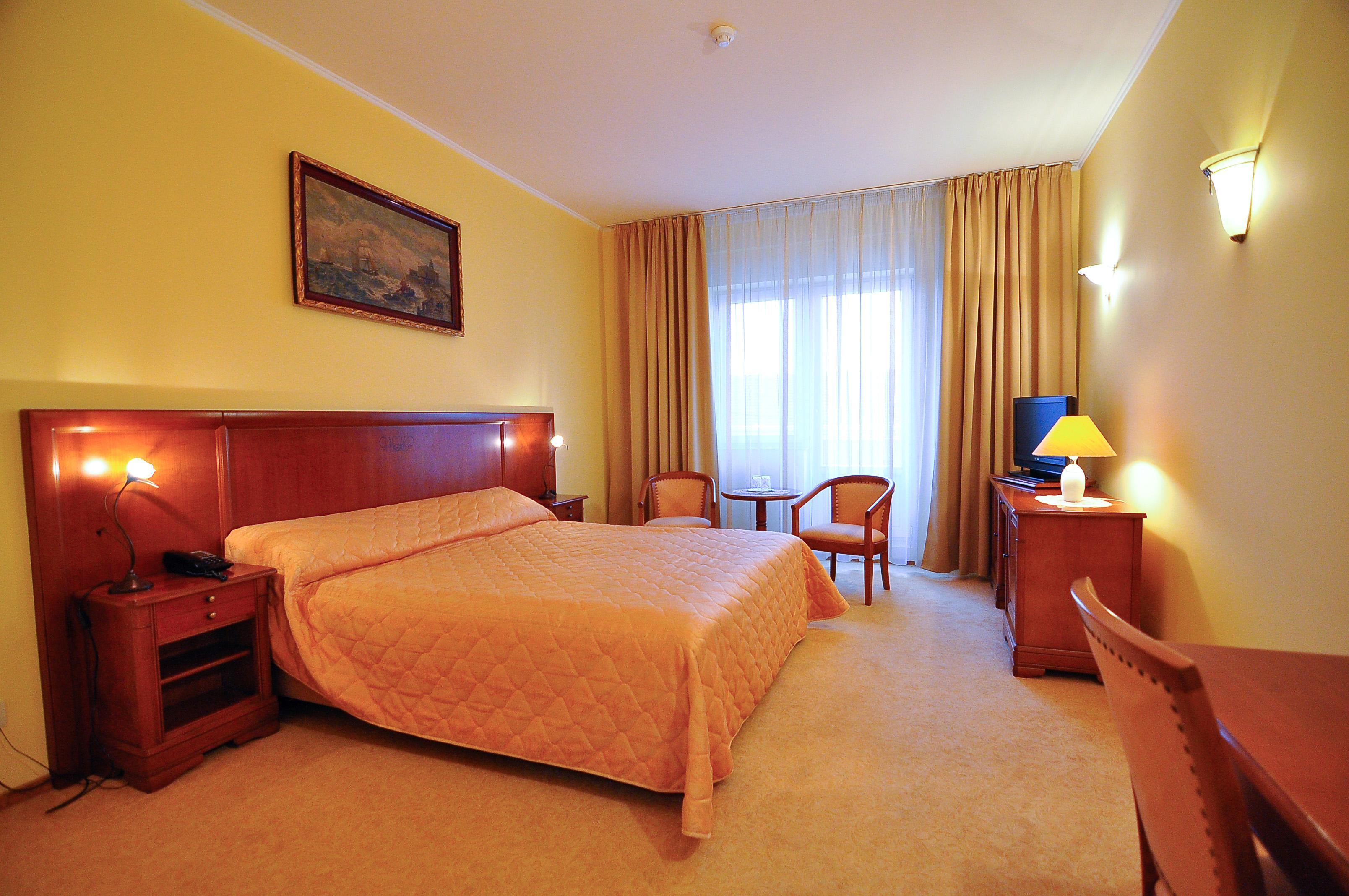 Hotel Maxim ออราแด ภายนอก รูปภาพ