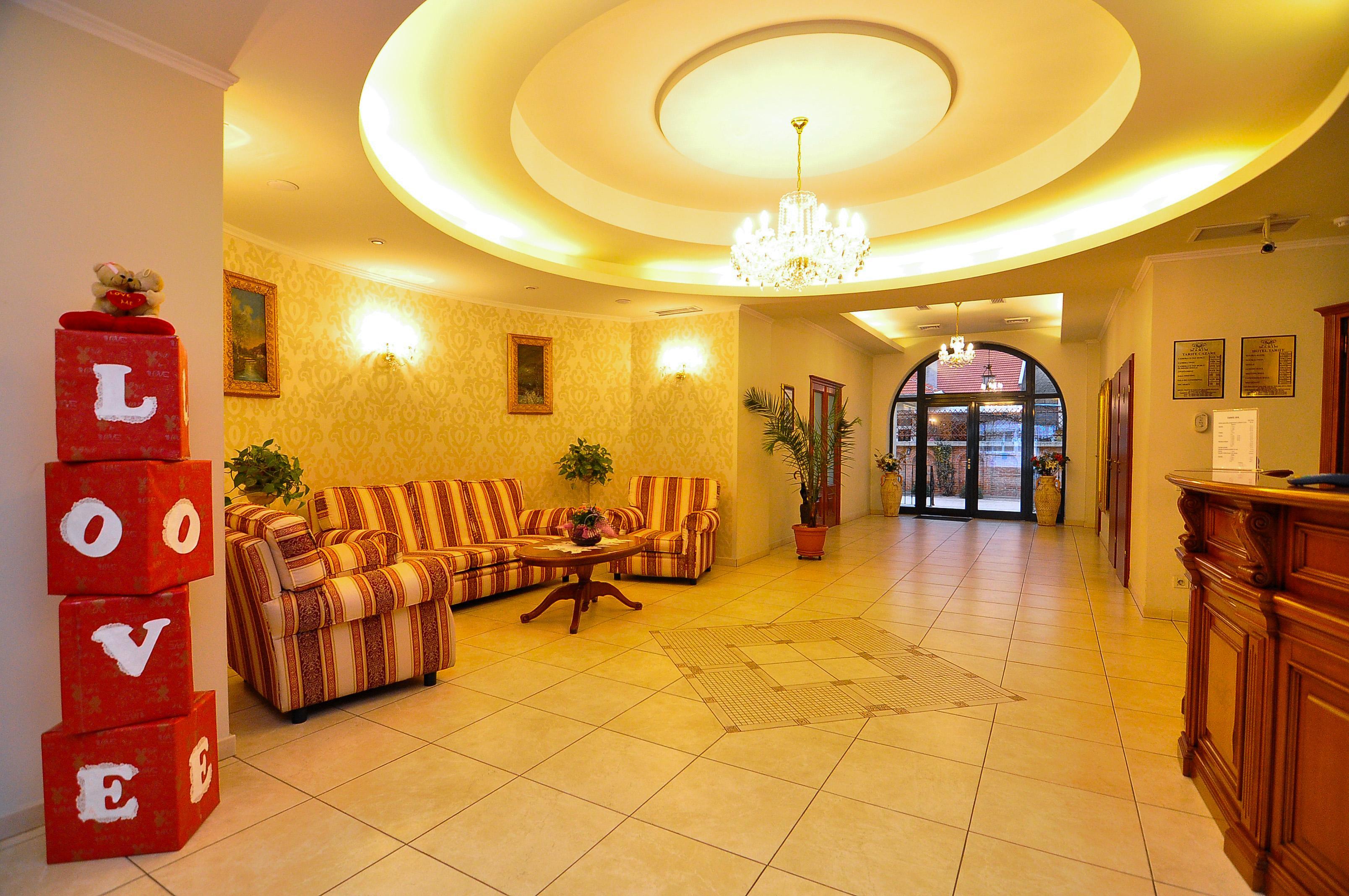 Hotel Maxim ออราแด ภายนอก รูปภาพ